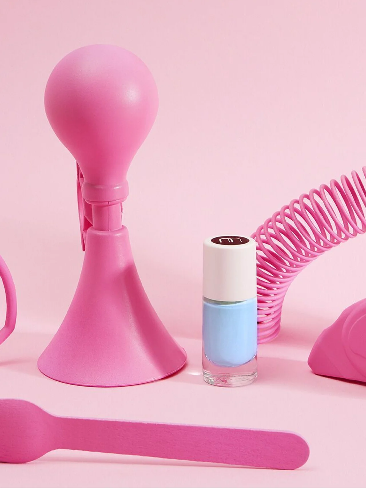 マカロンみたいな【ネイルマティック】新色。指先に甘く軽やかなムードを