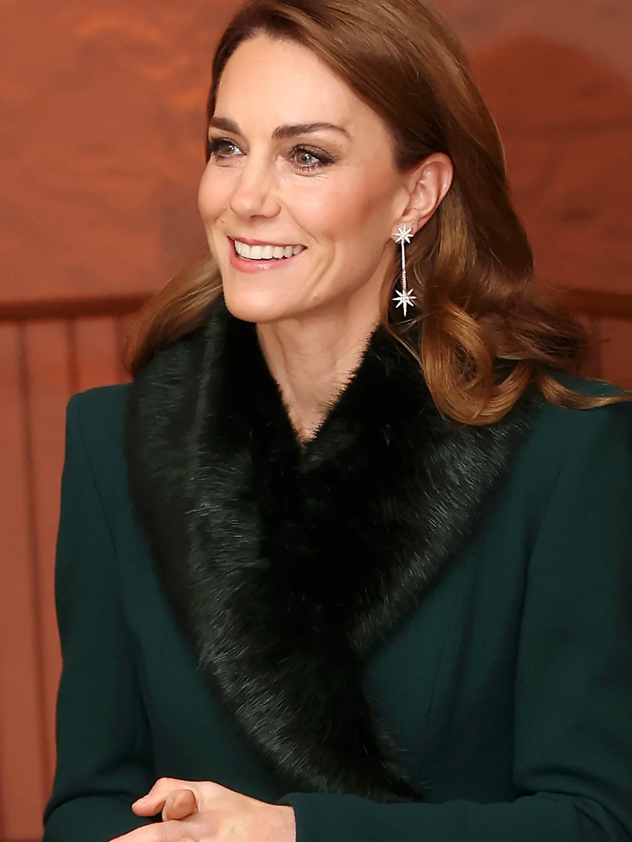 44歳を迎えるキャサリン皇太子妃、世論調査で「最も人気のある英王室の一員」に選ばれる。自らスタイリングする優雅なファッションも影響あり？