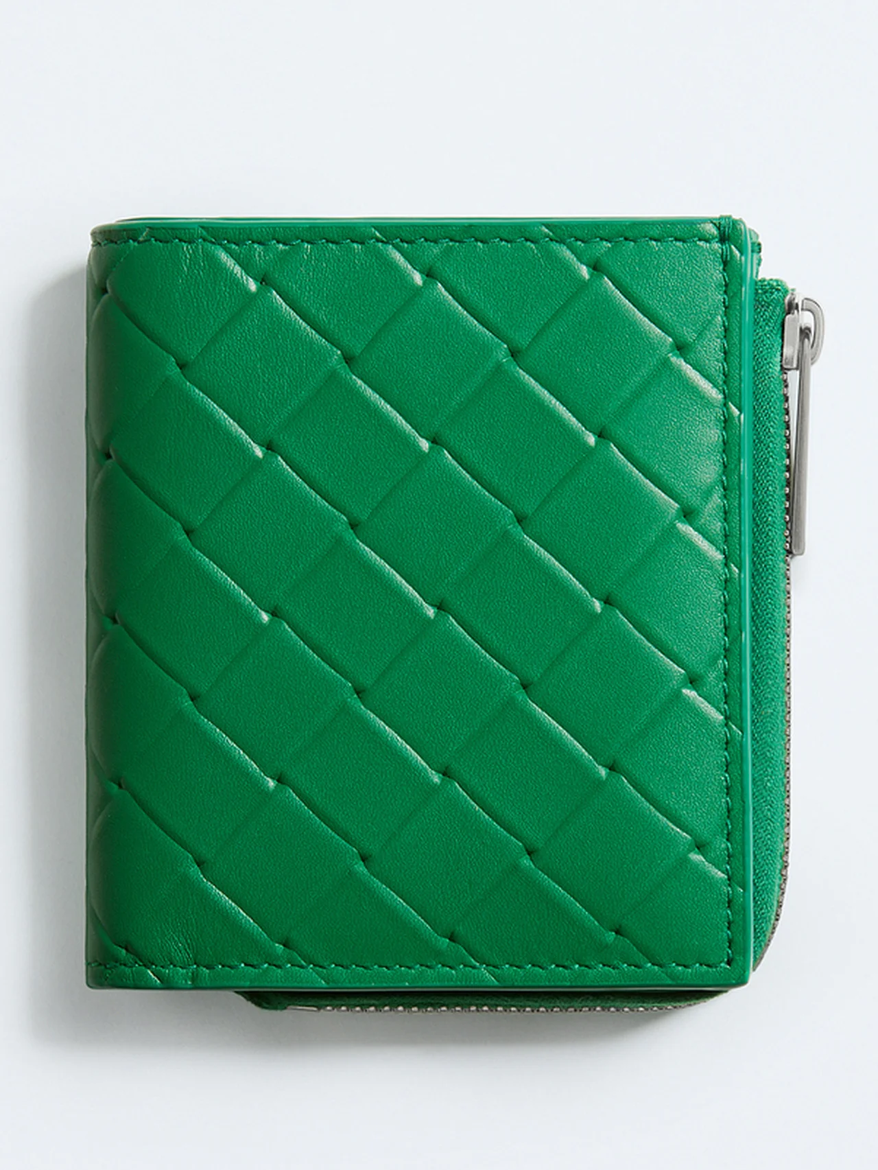 【ボッテガ・ヴェネタ】ボッテガグリーンに恋して。大定番のイントレチャートをプリント