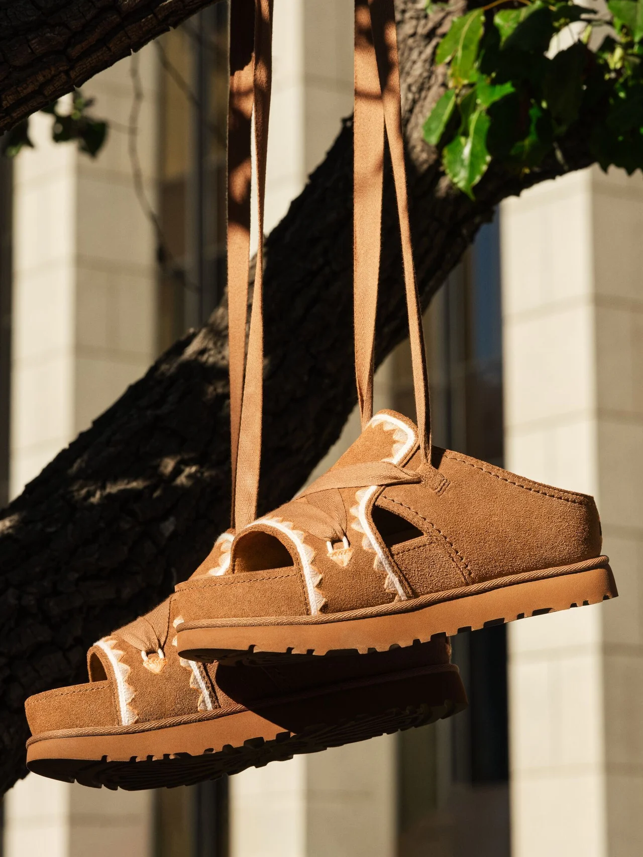 【アグ®︎】春夏の新作コレクションを発表！ 快適な履き心地に寄り添ったプレイフルなシューズに注目