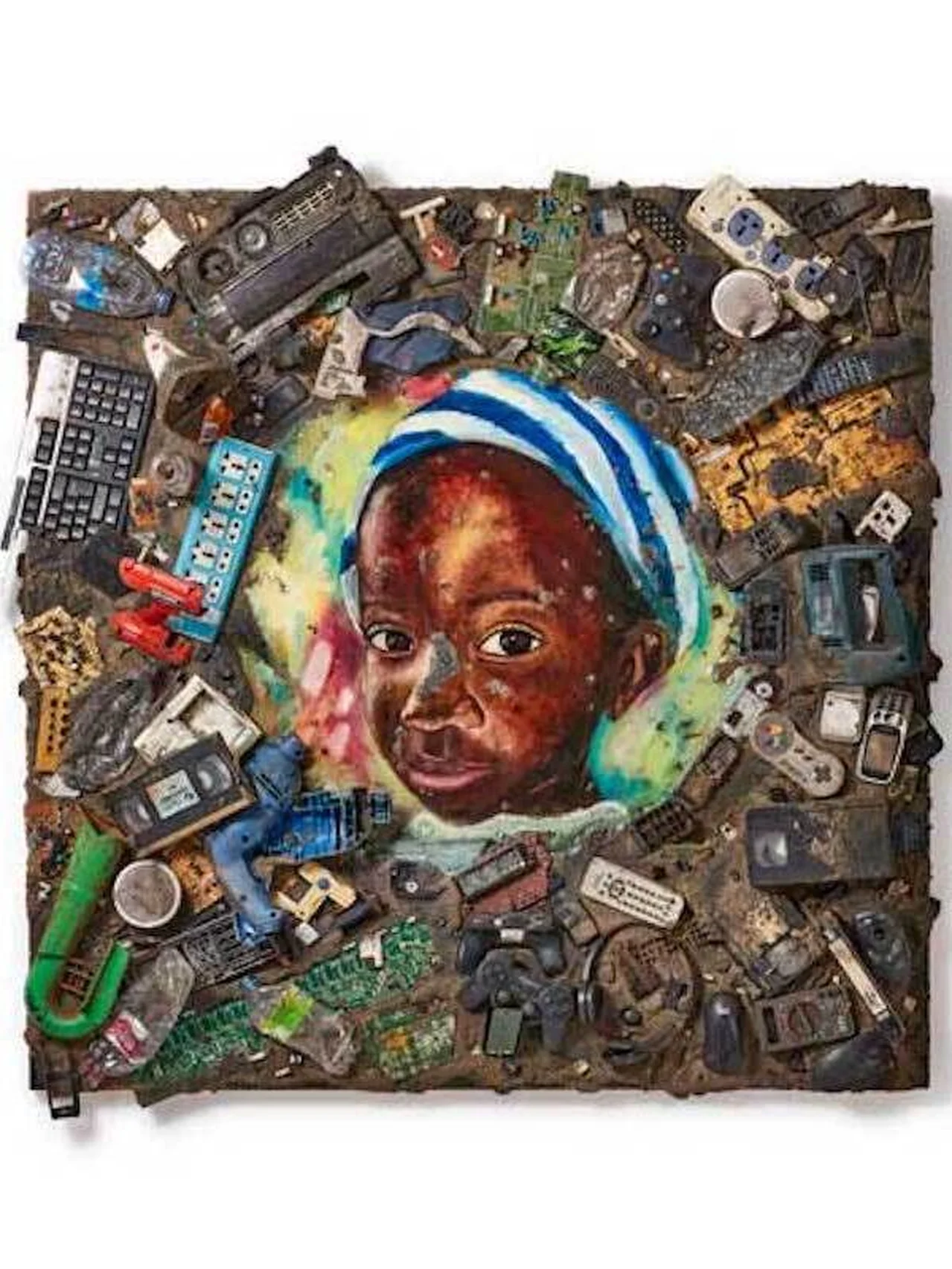 ガーナのスラム街を廃棄物アートで変える。長坂真護による初の美術館での個展が上野の森美術館にて開催中
