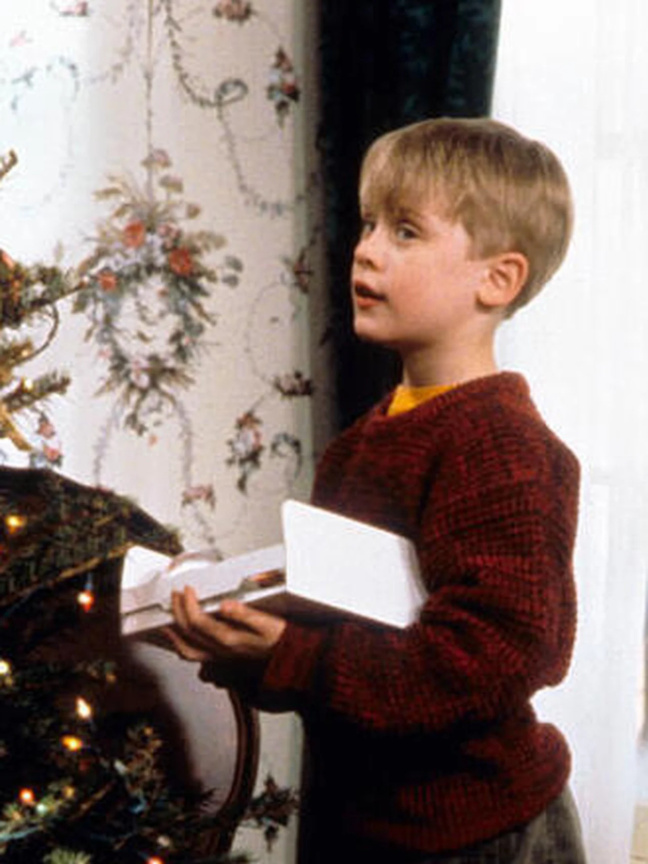 マコーレー・カルキン、幼い息子たちと『ホーム・アローン』を鑑賞するも、「パパがケビン役であることを理解していない」と明かす