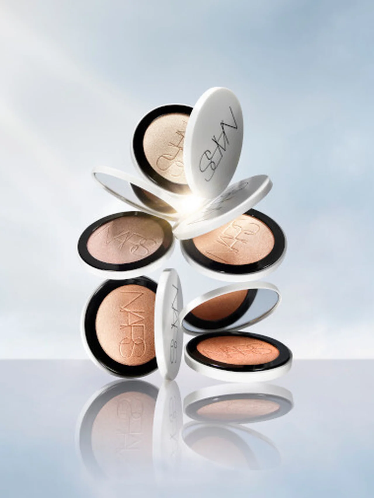 【NARS】“リフ粉”シリーズから遂にハイライト登場！ みずみずしい透明感肌を瞬間再現
