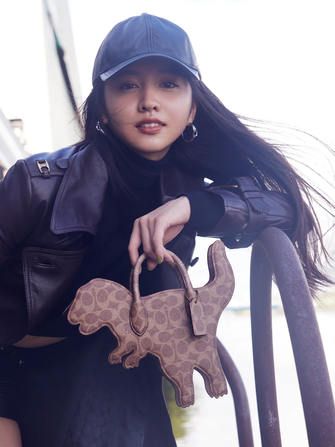 Kōki,と楽しむCOACHの秋 ​​私を輝かせるバッグ​ ​​「SHINE」​​コレクション​​を連れて
