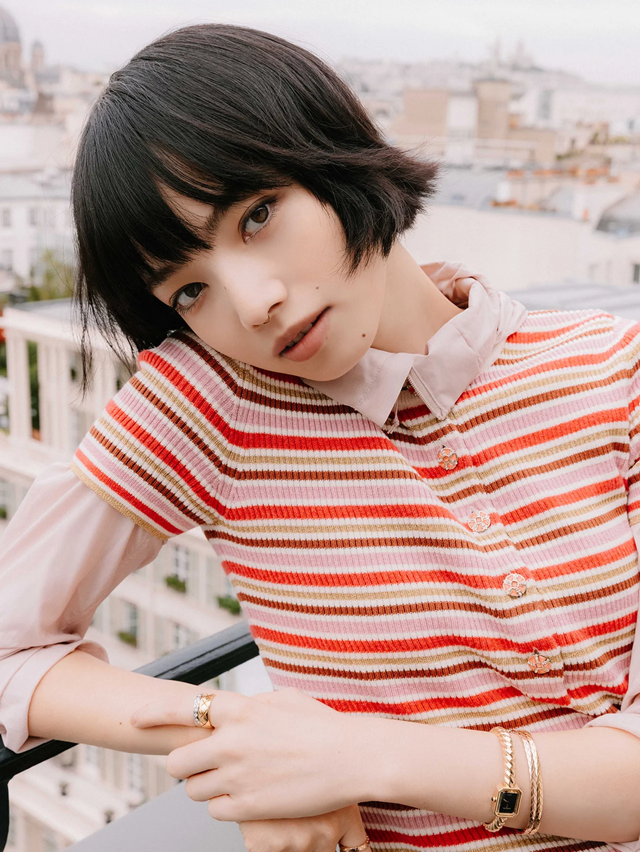 【シャネル】小松菜奈、グレイシー・エイブラムスら着用！ セレブリティに愛されるアイコンウォッチ「プルミエール」