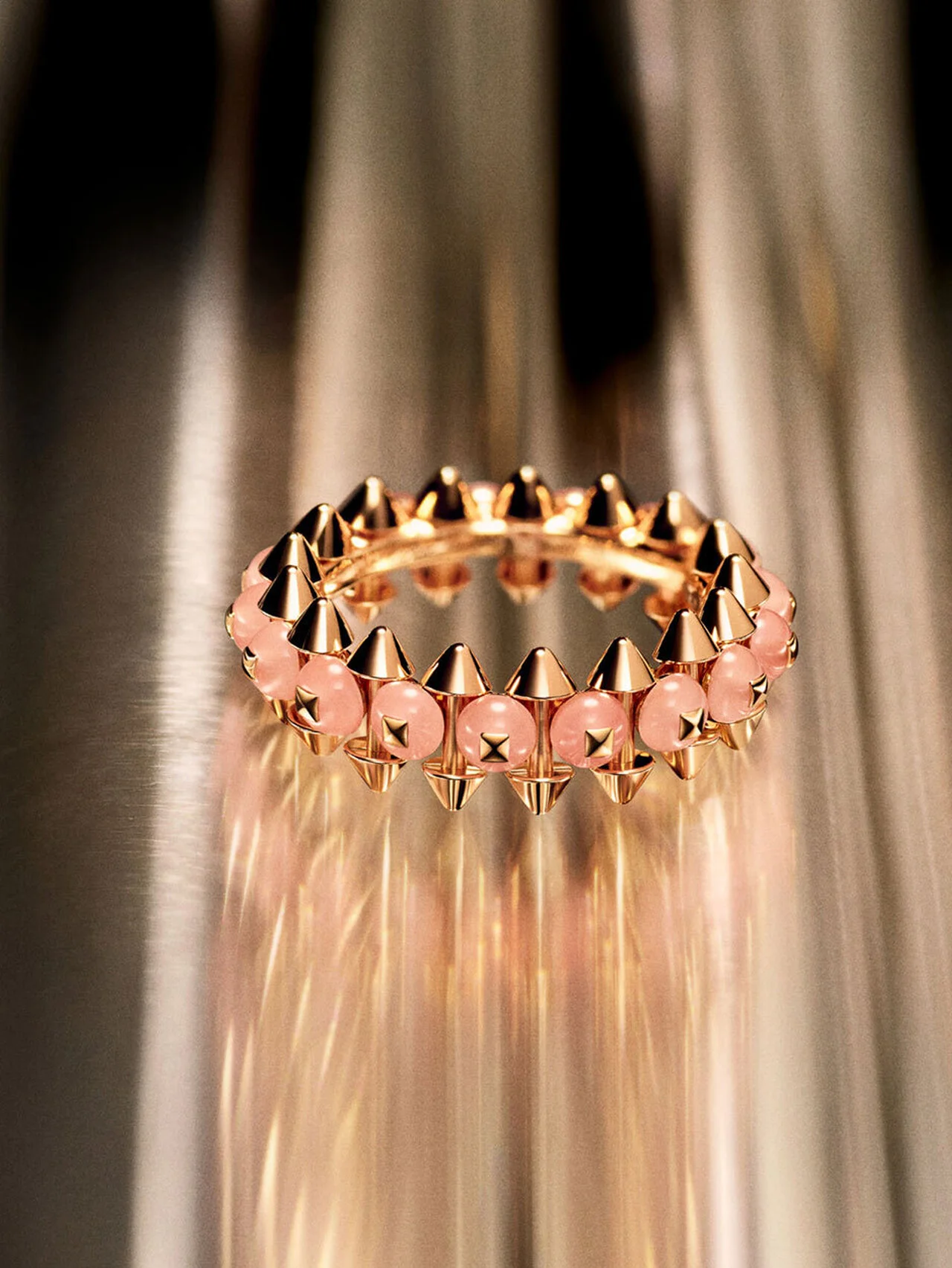 【カルティエ】新作ジュエリーが登場！ カラーストーンをあしらった「クラッシュ ドゥ カルティエ」