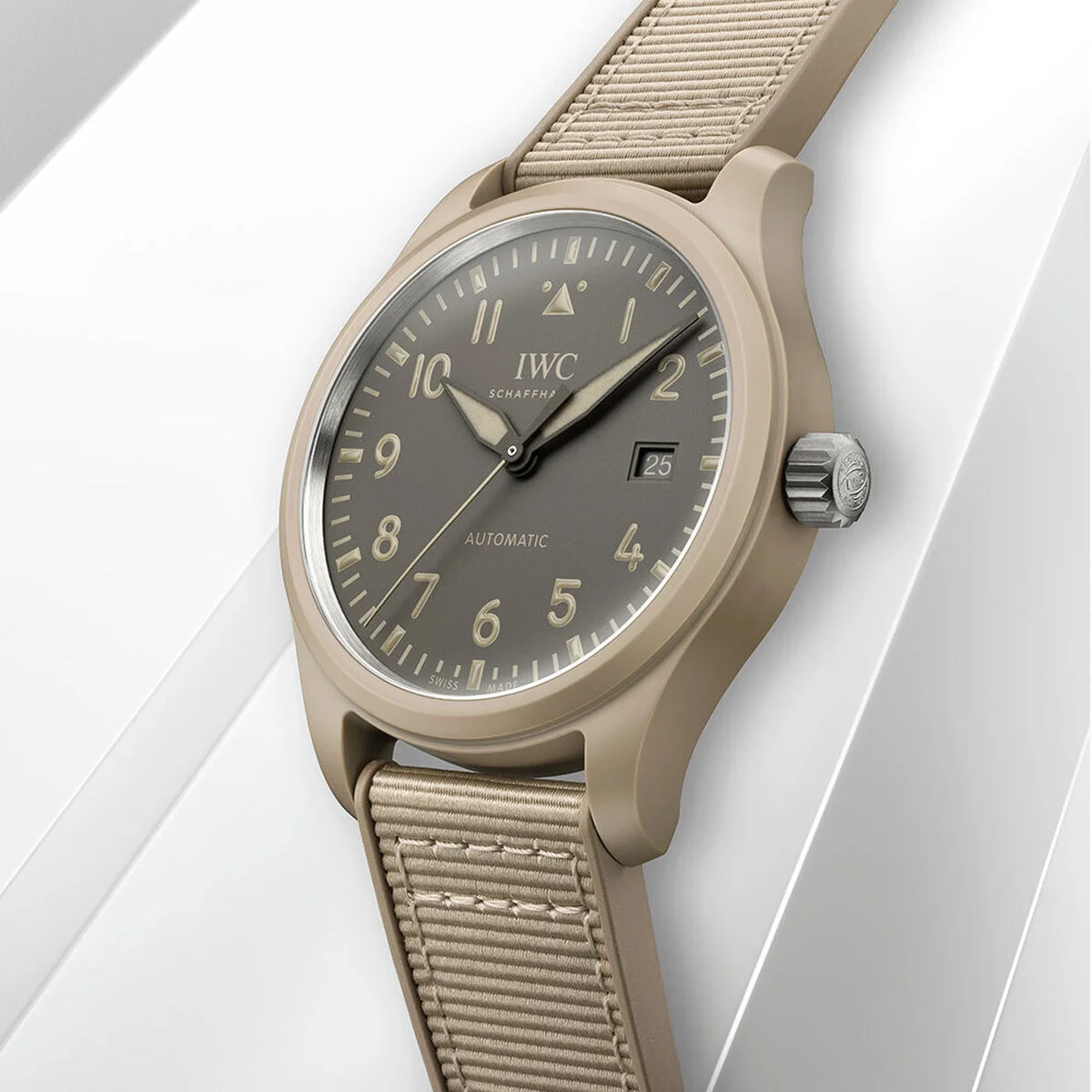 【IWC】「トップガン」コレクションの「パイロット・ウォッチ・オートマティック・トップガン・モハーヴェ・デザート」から新モデルサイズが登場