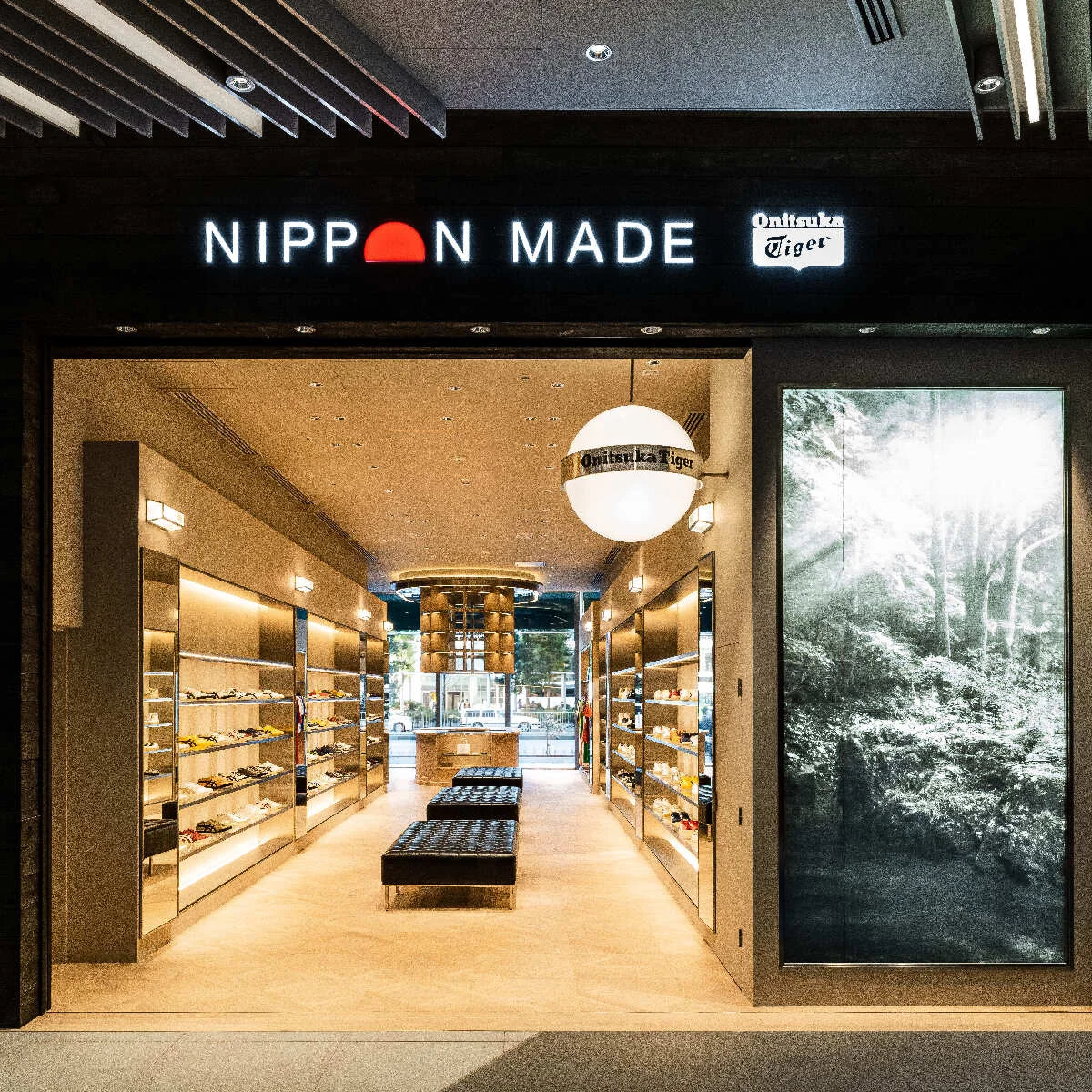 【オニツカタイガー】の「ニッポンメイド」世界初の単独店が、東京ミッドタウン八重洲にオープン