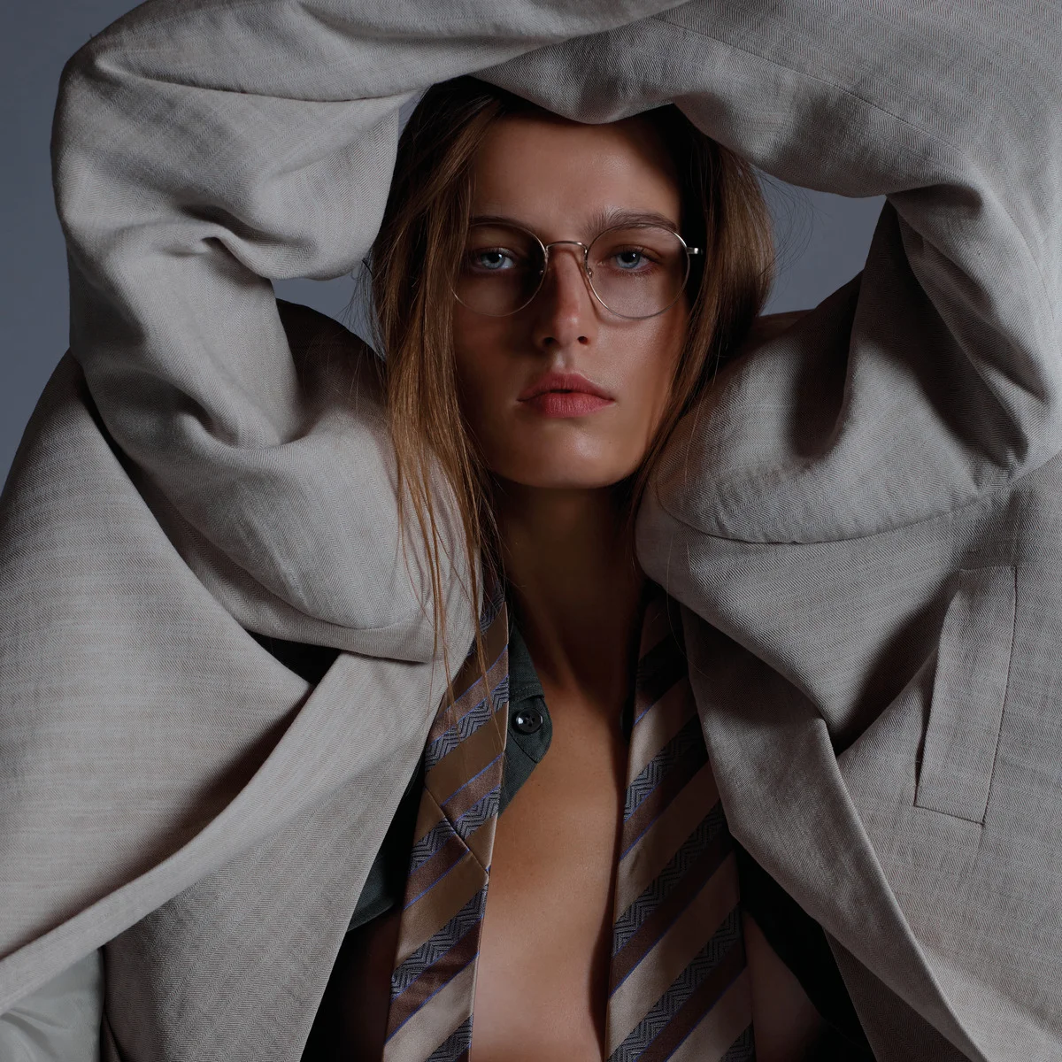 【アルマーニ】の「ARMANI/Archivio」第2章が始動。忠実に再現されたアーカイブルックが復刻