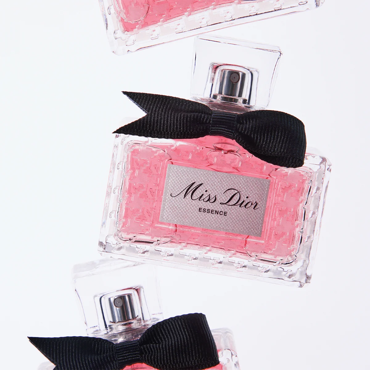 畑芽育とミス ディオール エッセンスの出合い