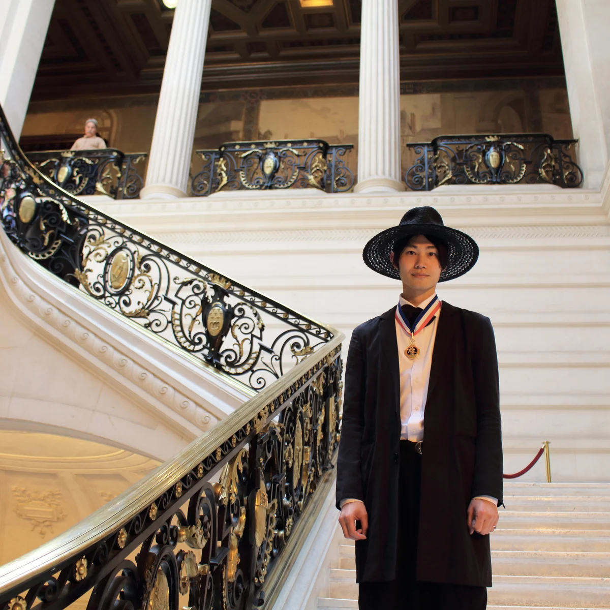 仏版“人間国宝”、日爪ノブキさんが帽子作りを究めた理由。平和と幸せをもたらす魔法の杖のような存在に