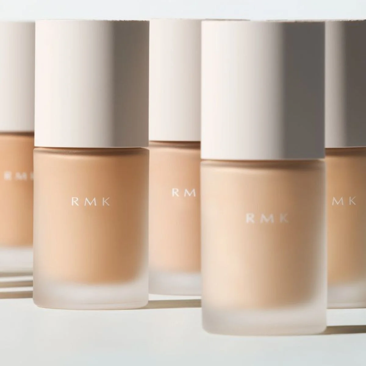 どの角度も美しい。【RMK】新・ファンデーションがかなえる、立体ツヤ肌革命
