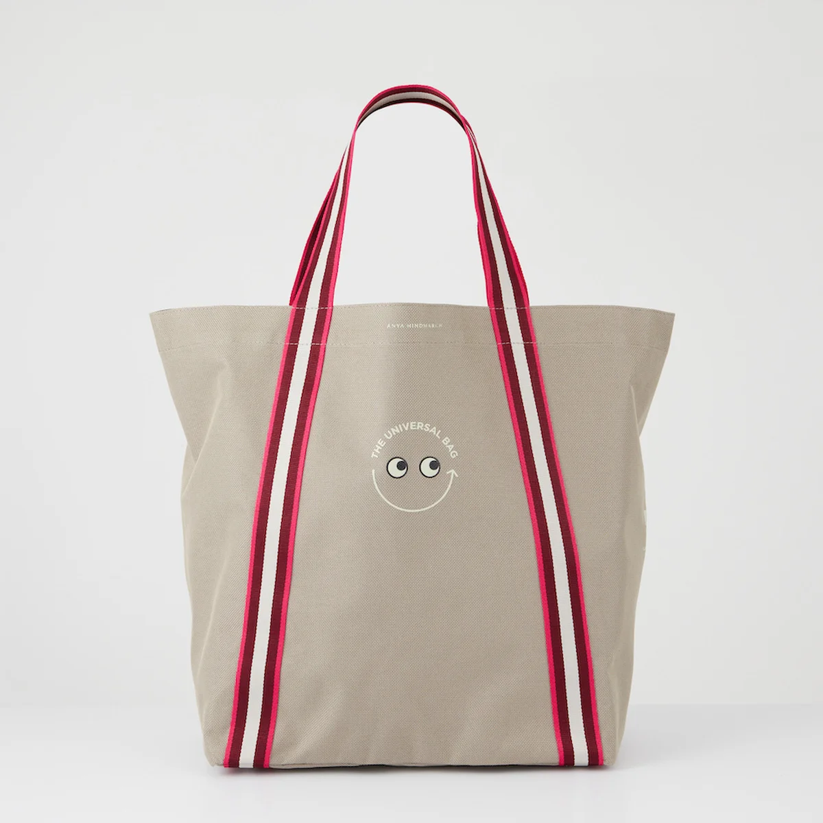 【アニヤ・ハインドマーチ】が成城石井とコラボ！ 100%再生プラスチック製のエコバッグ「Universal Bag」を限定発売