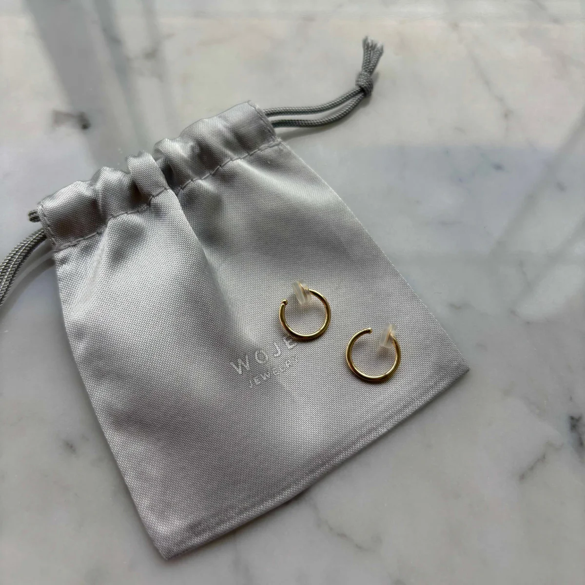 【WOJE（ヲジェ）】好きすぎてリピ買い！ ゴールドの“ピアスみたいなイヤリング”