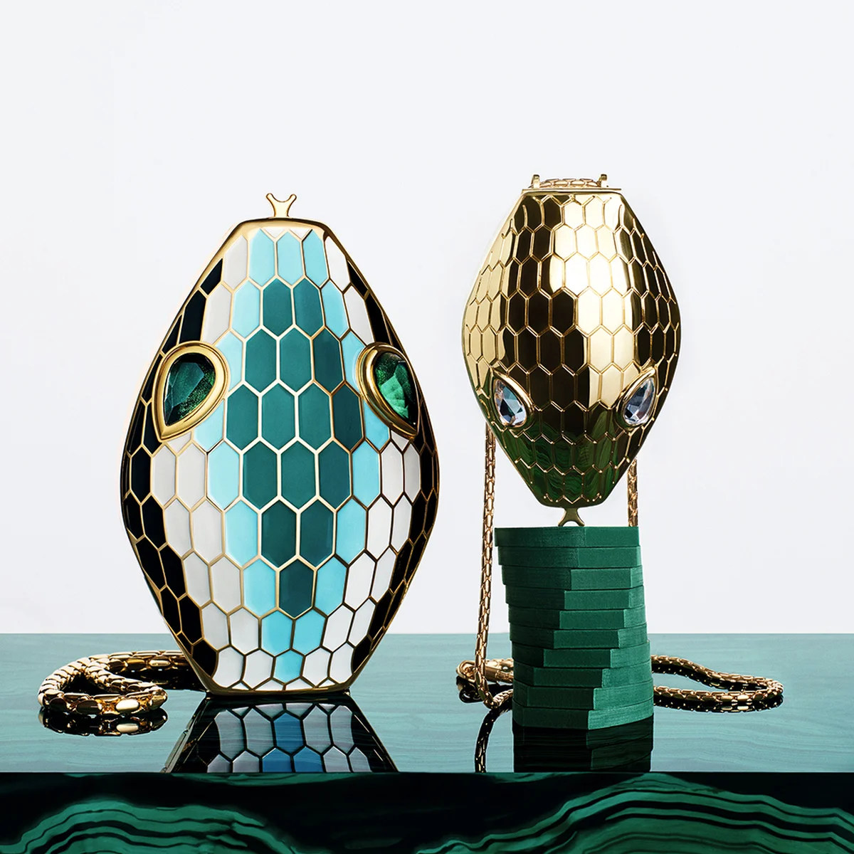 【ブルガリ】5つのアイコニックなジュエリーがバッグに！ 「ブルガリ アイコンズ ミノディエール」から新作が登場