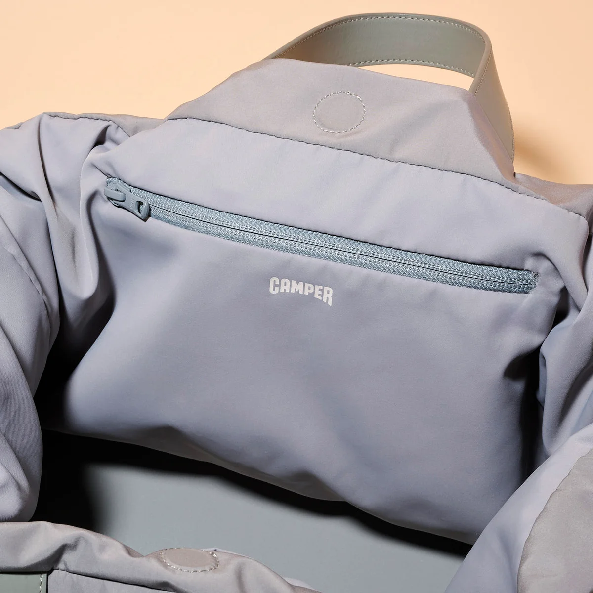 大容量なのに軽やか。カンペールのトートバッグ vol.370