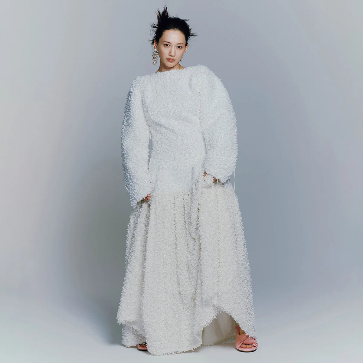 綾瀬はるかがまとう、新生ボッテガ・ヴェネタ