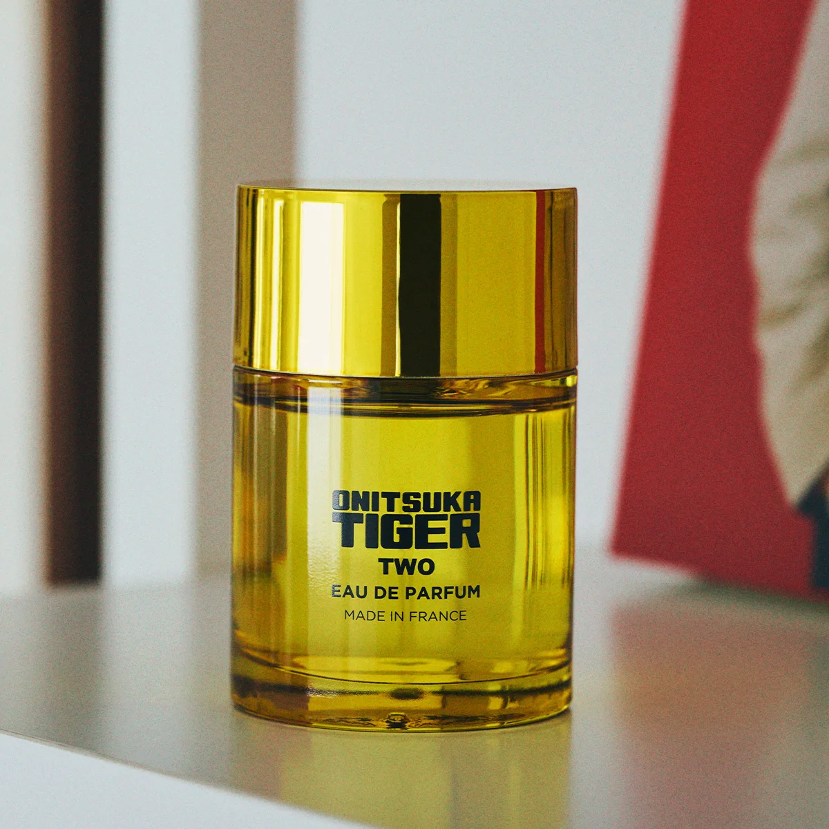 静けさと力強さの共存。オニツカタイガーの香りをまとう