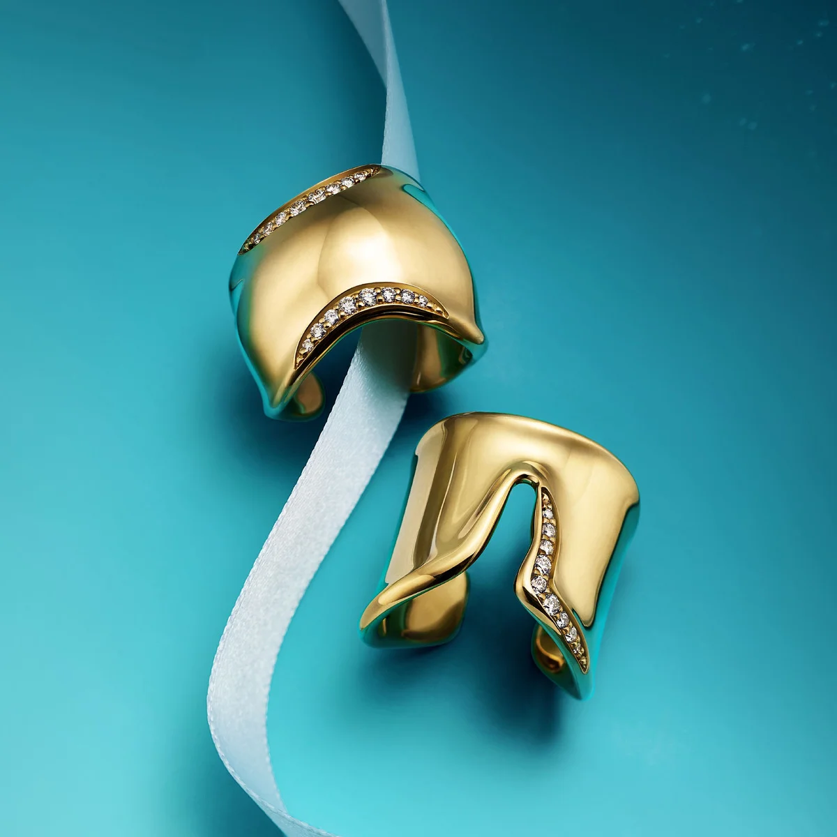 【ティファニー】新作リングを発売！ ダイヤモンドが輝く「エルサ・ペレッティ ボーン リング」と「スプリット リング」