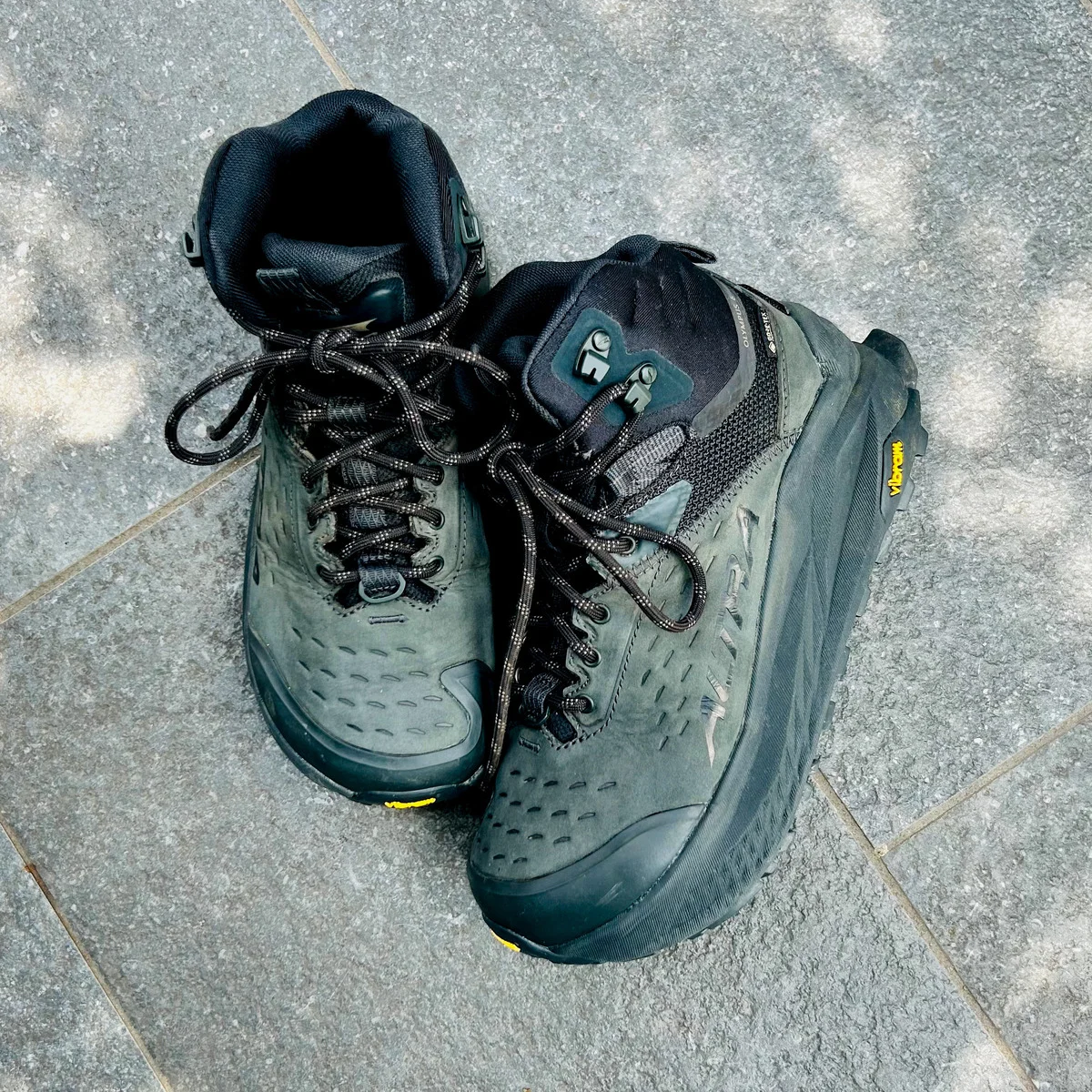雨のフェスでも快適。次に流行るスニーカーは【ALTRA アルトラ】だ！