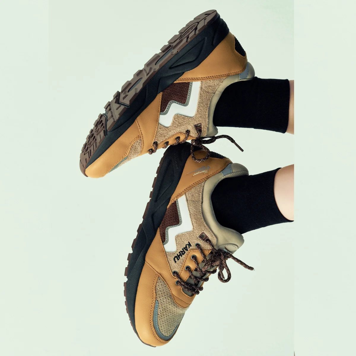 【カルフ】から新色スニーカー登場！ タイムレスな美しさと機能性を兼ね備えた新作がラインナップ