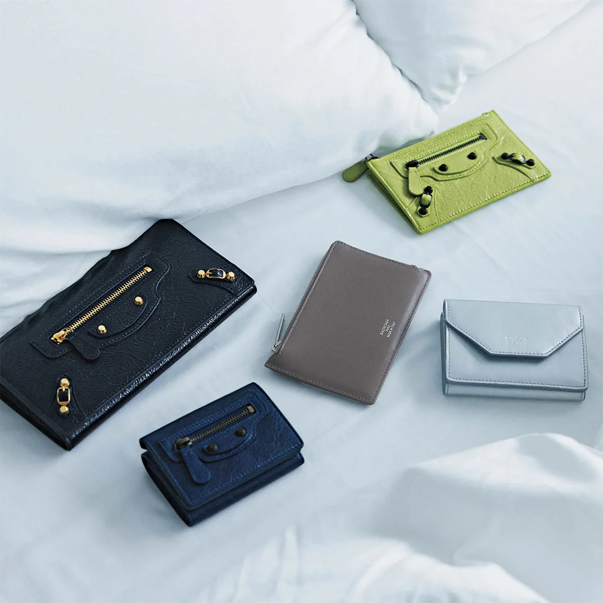 BALENCIAGAの新しいスタイルとバッグ