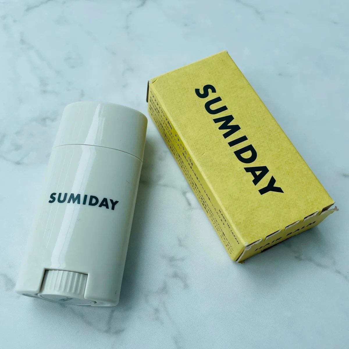 老け見えする浮き毛問題を一発解決！　【SUMIDAY】のヘアバームが手放せない