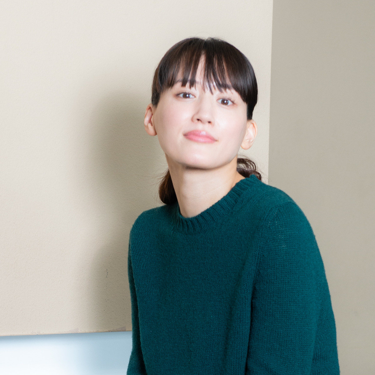 綾瀬はるか「その時の“当たり前”がどれだけ大きな壁だったのか」 映画『ファーストボイス』で伝えたいこと