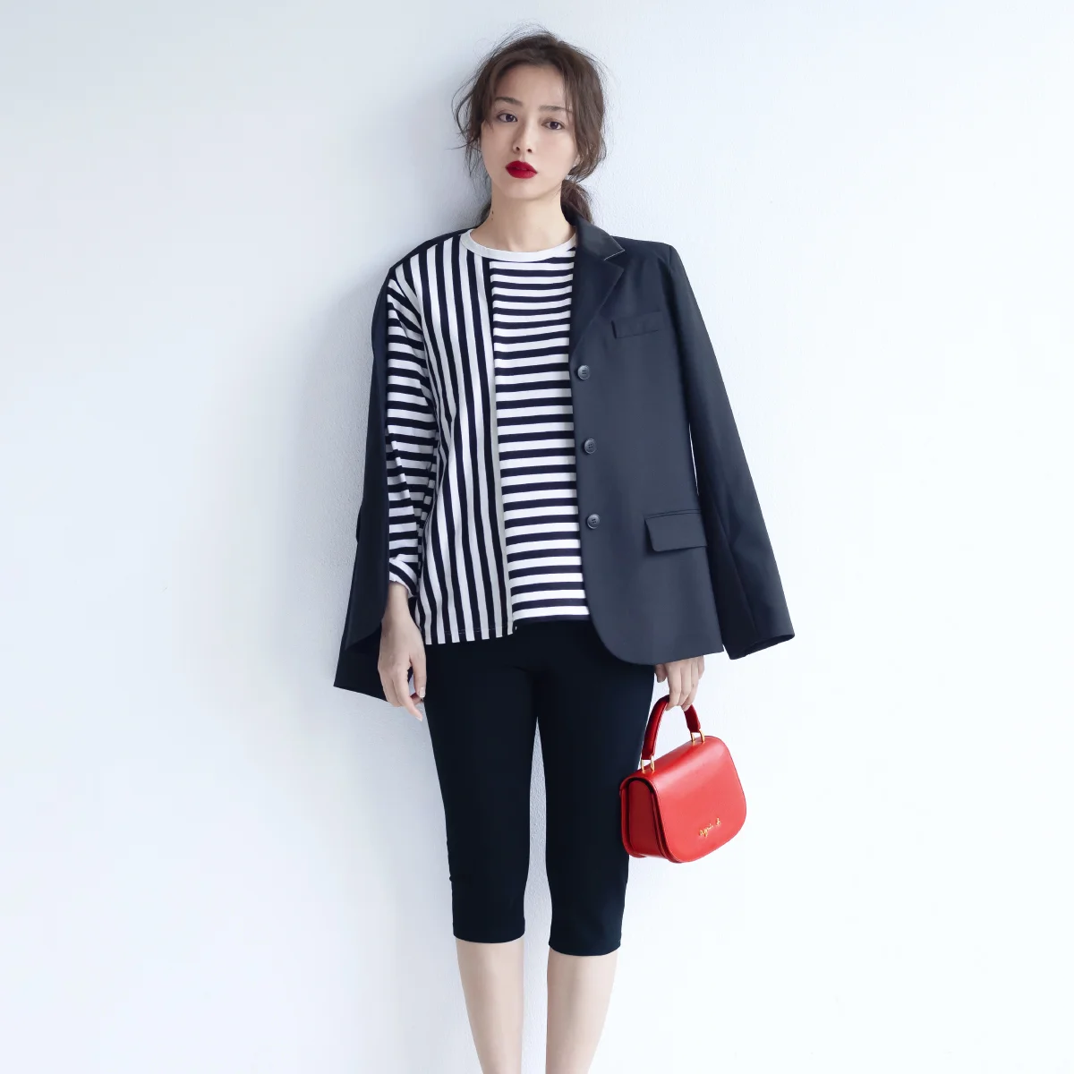 内田理央とアニエスベーの「by R」コレクション