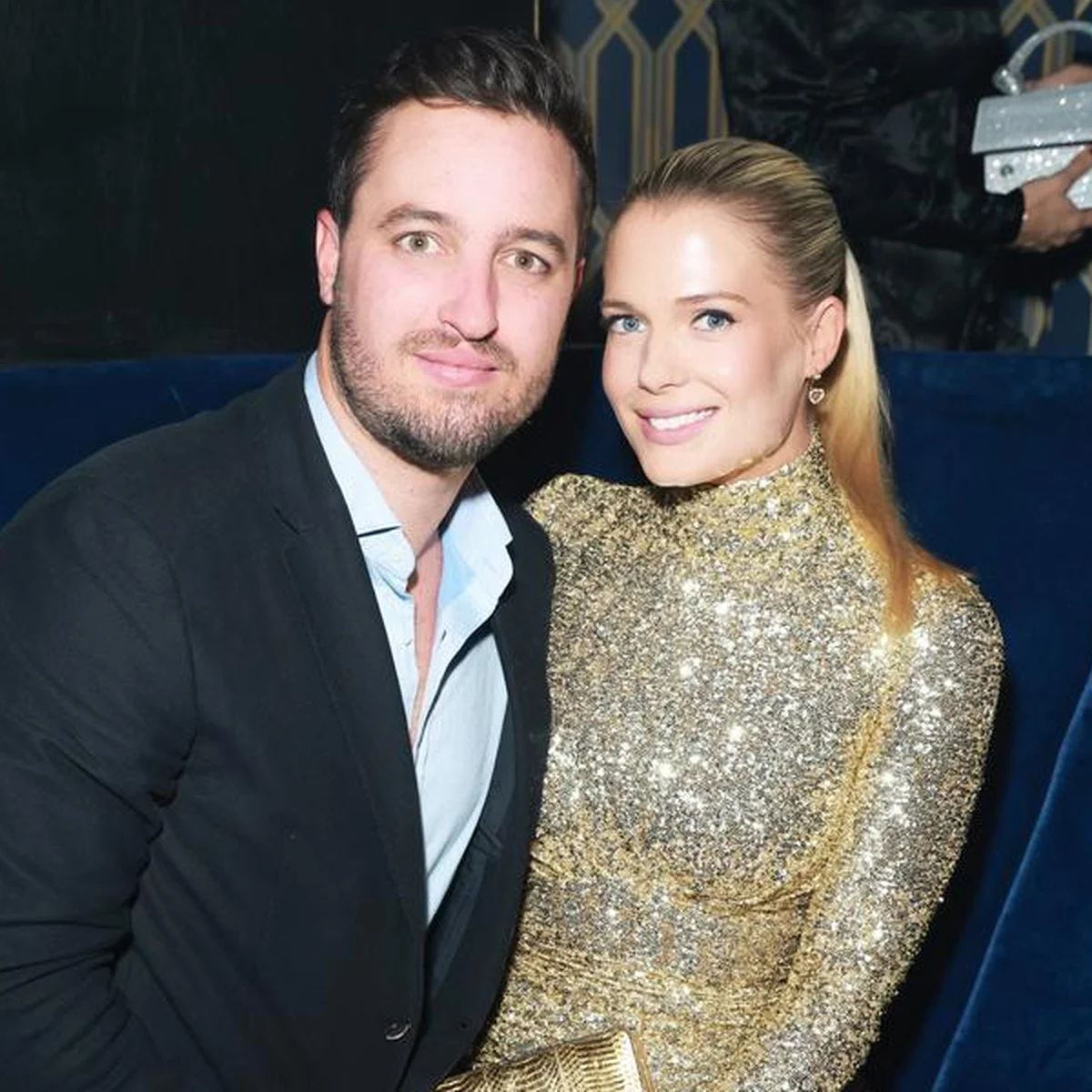 ダイアナ元妃の姪レディ・エリザ・スペンサーが婚約！ 互いにひざまずき合う、ユニークなプロポーズシーンを公開