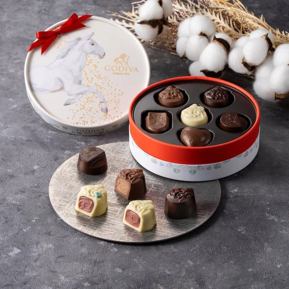 【ゴディバ】と京都・上賀茂神社が馬繫がりでコラボ！ “午年がうまくいく”限定コレクションが登場