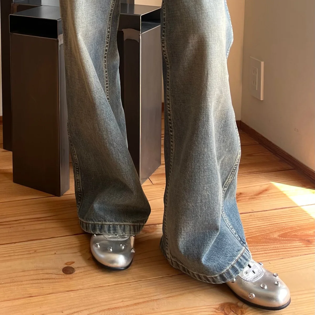 【LACADE（ラカド）のシューズ】おしゃれなのにスニーカーみたいに歩きやすい。別注シルバー「RENJI」が優秀すぎる！