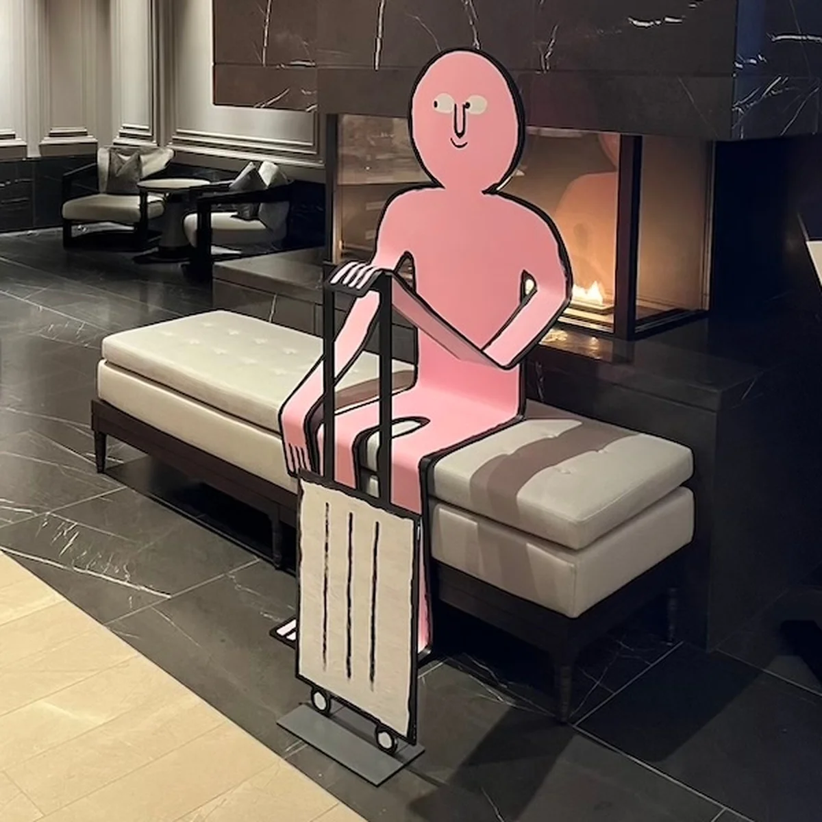 ジャン・ジュリアンのカラフルな「PAPER PEOPLE」がジャヌ東京に滞在！ 「The GUESTS」開催中