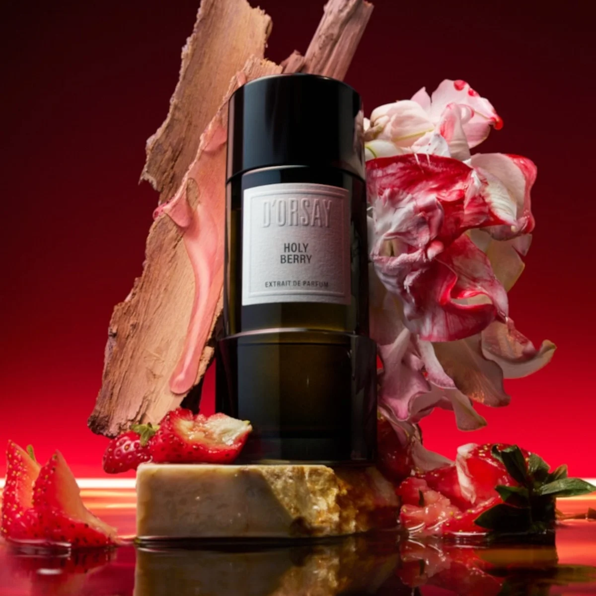 【ドルセー】愛の多面性を香りで紡ぐ新作は、甘美なストロベリーと燃えるローズ。限定キャンドルも登場