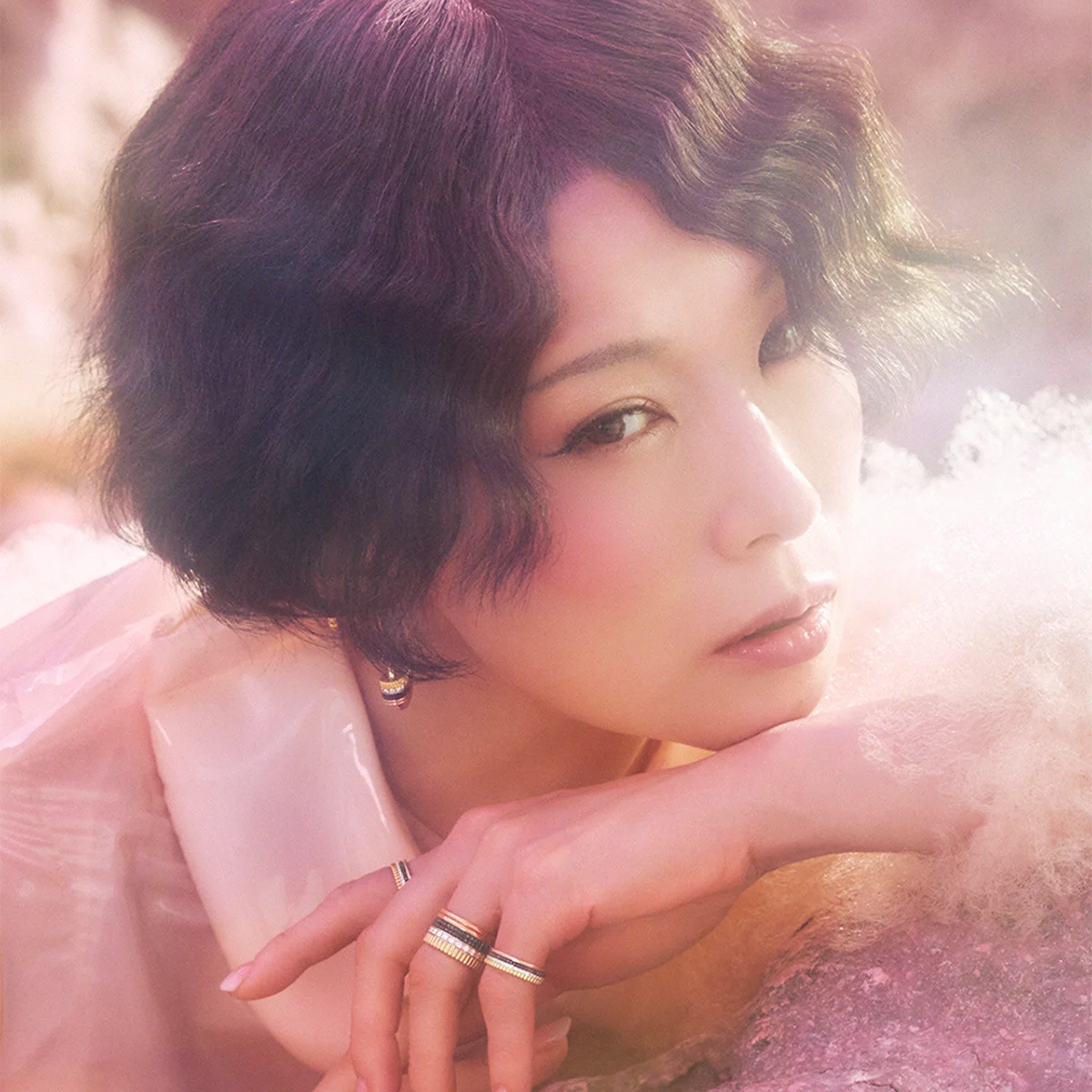 【ブシュロン】が椎名林檎とコラボレーション！ 新曲MVでアイコンコレクション「キャトル」などを着用