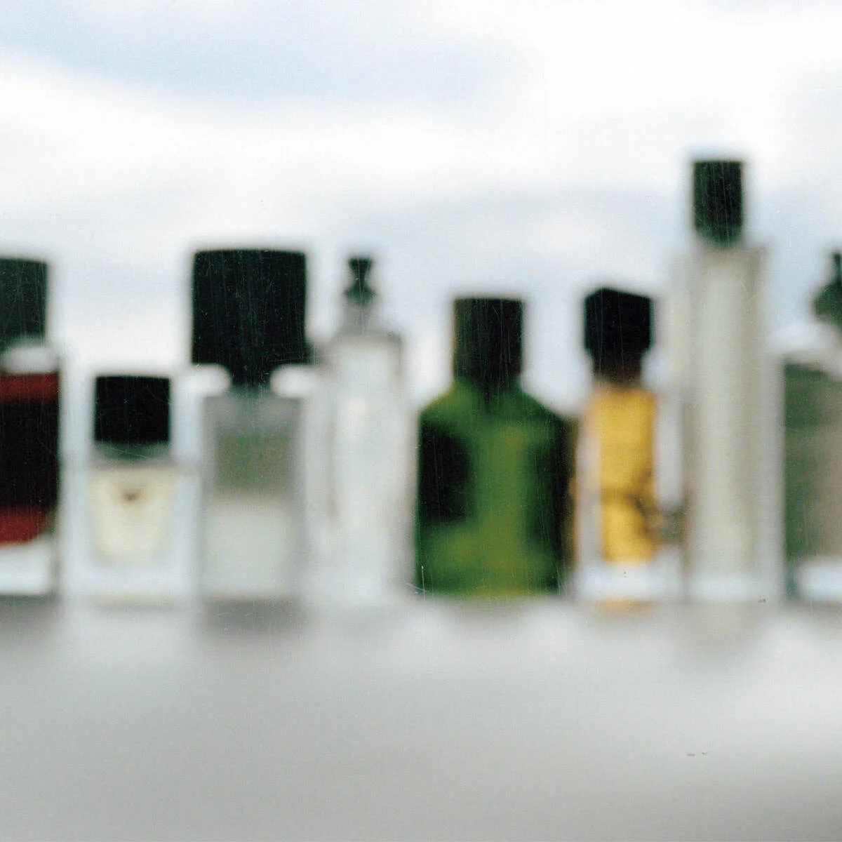 【香水好きのためのレイヤリングのすすめ】漫画家・横槍メンゴと、NOSE SHOP代表・中森友喜が語る！