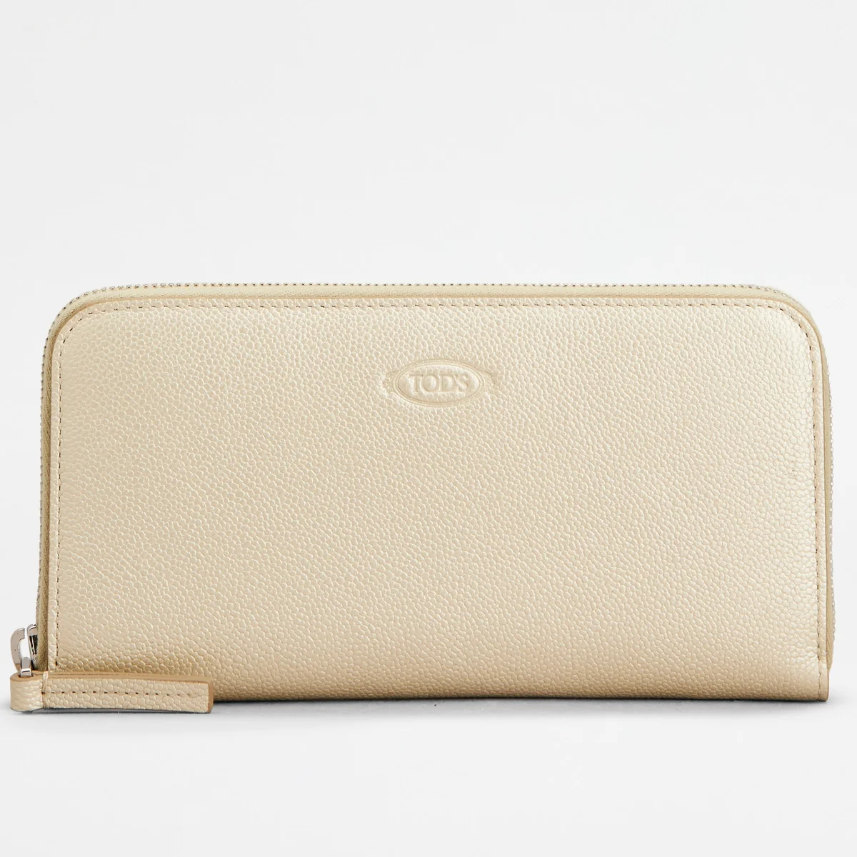 【トッズ】の財布。品格をまとうパールカラーの限定モデルで、整理上手に！