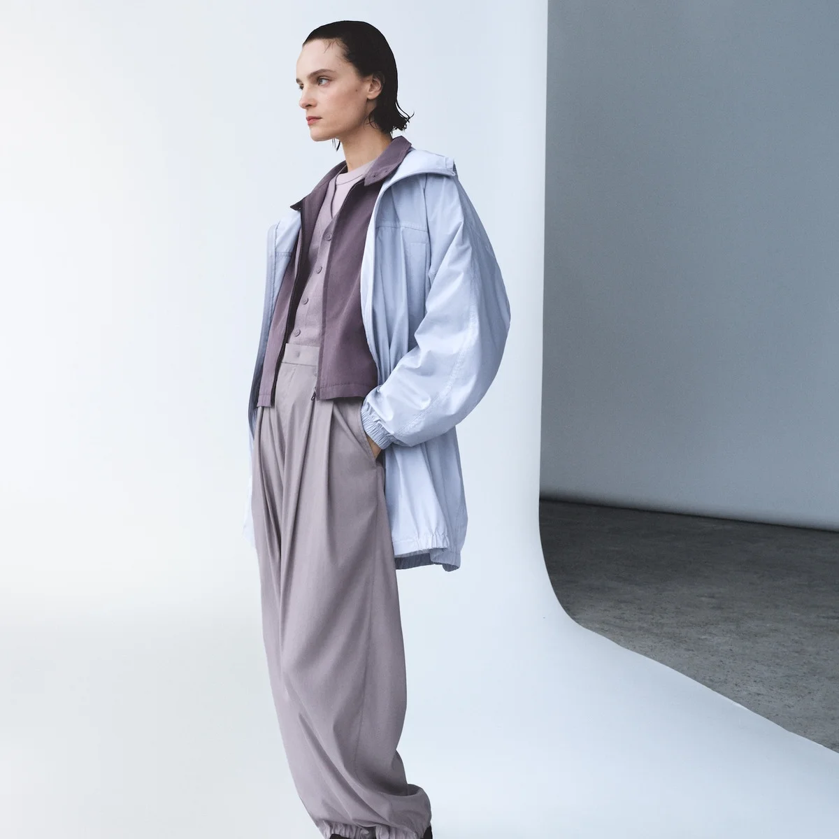 【ユニクロ ユー】2026年春夏コレクション、注目のアイテムは？ 洗練された装いを叶える軽やかなカラーパレットが魅力〈全アイテム掲載〉