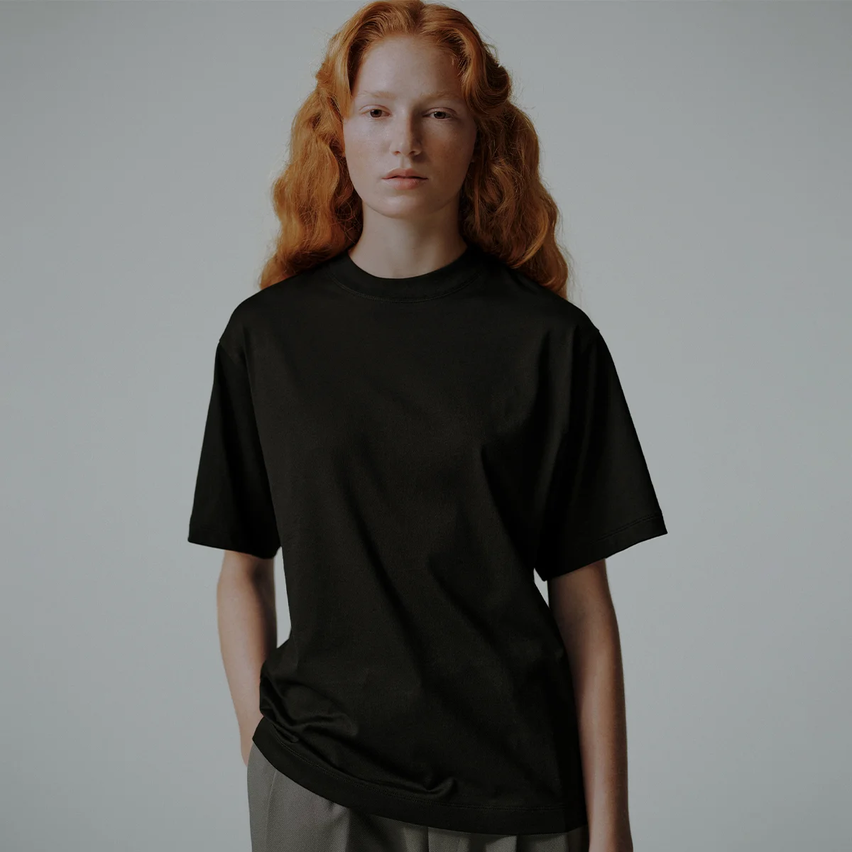 着る人を選ばない上品なTシャツ。【ATON（エイトン）のルーズフィットTシャツ】