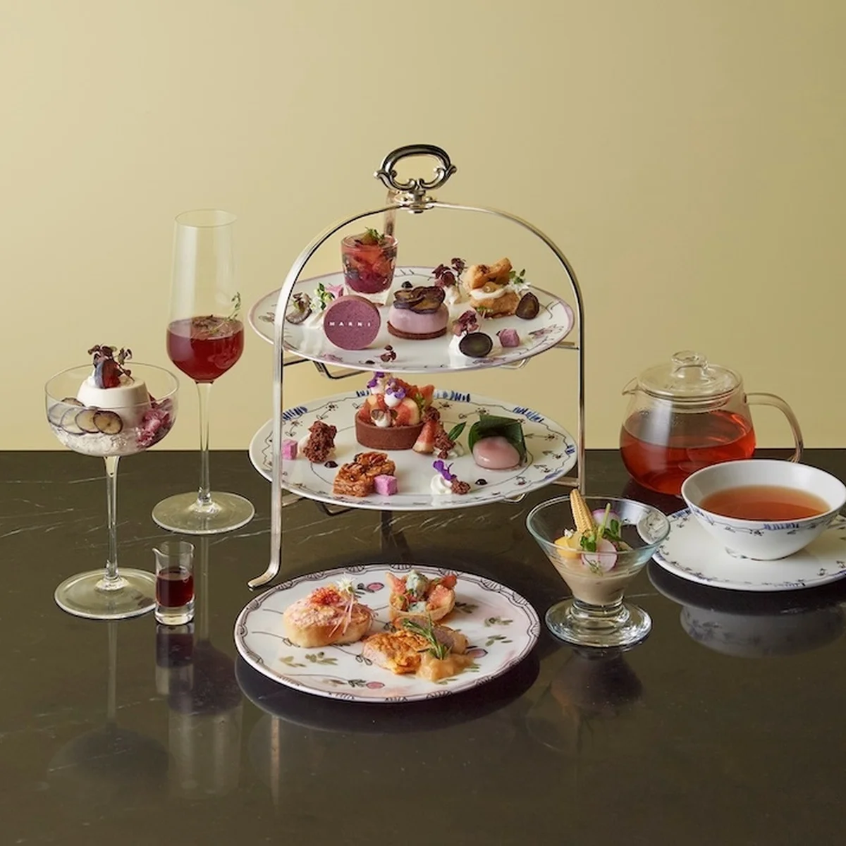 【マルニ カフェ】秋の味覚を味わい尽くす！ 葡萄が彩るアフタヌーンティーとパフェ、新たなシグネチャーデザートやチョコレートが登場