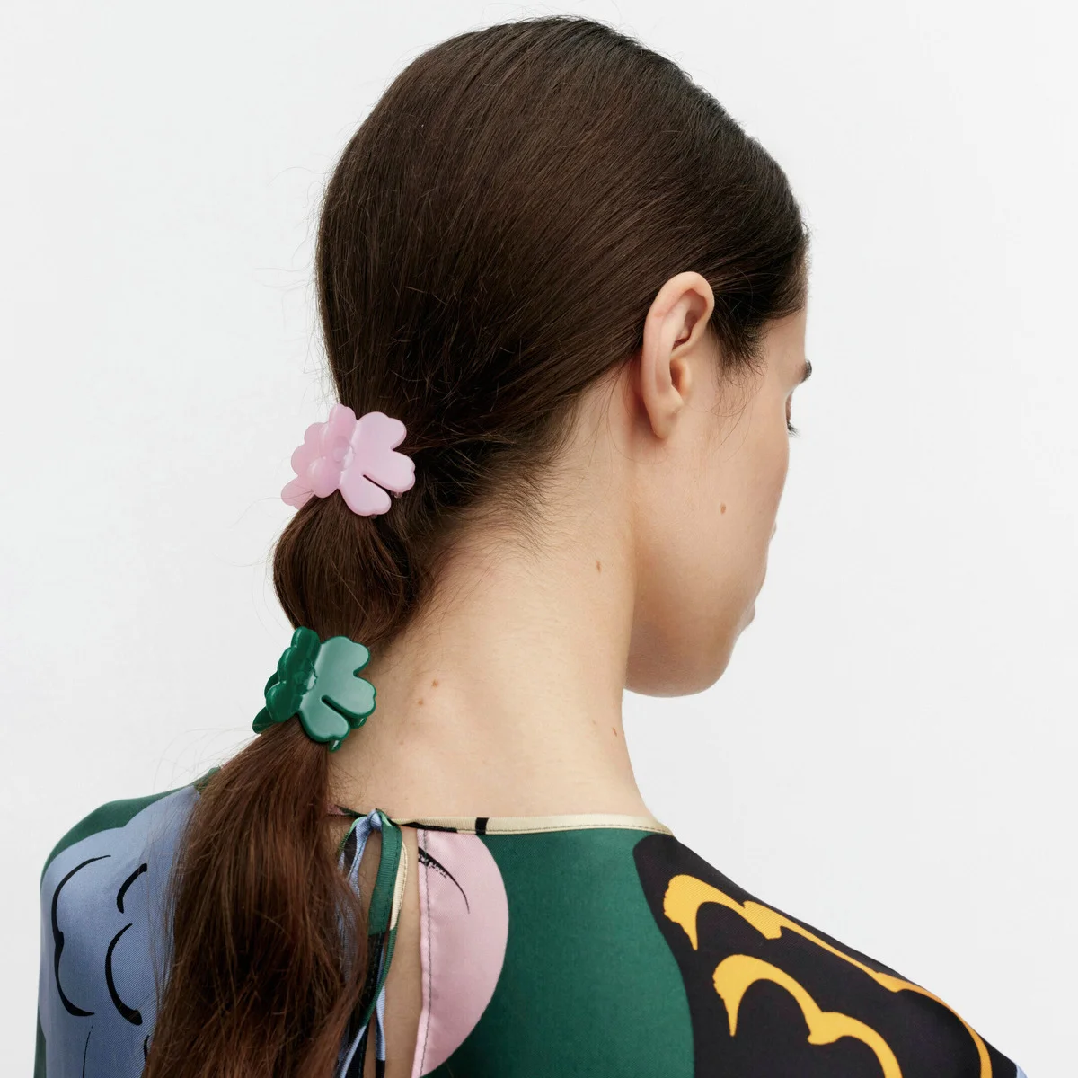 【マリメッコ】ウニッコモチーフのバッグやヘアアクセサリーなど、春を彩るカラフルな小物コレクションが登場