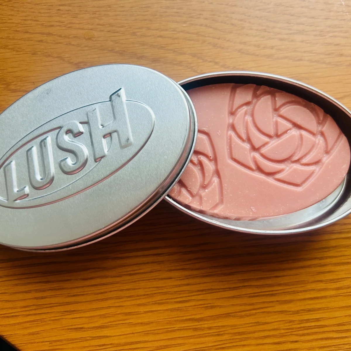 【LUSH（ラッシュ）】のマッサージバーでアウトバスまでセレブ気分