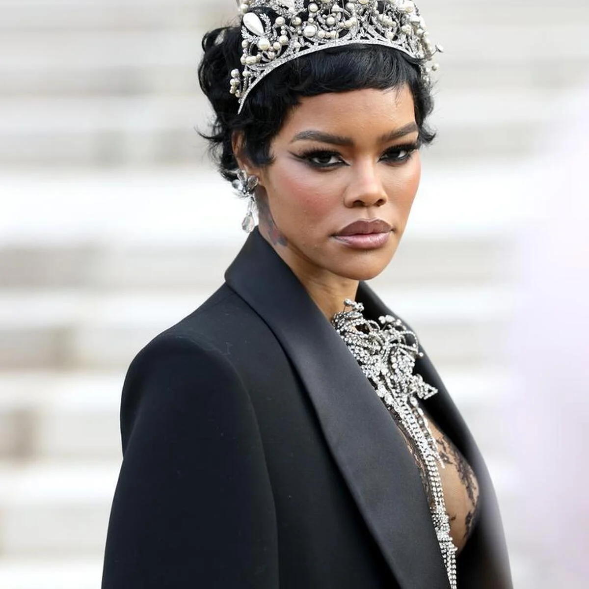 【テヤナ・テイラー】大注目のファッションアイコン、アカデミー賞俳優としてタフに輝く。マルチな才能を貫く「自分らしさ」