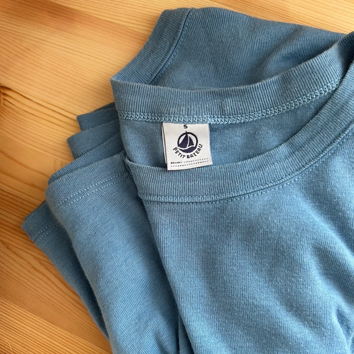 母の制服にちょうどいい、【プチバトー】の半袖Tシャツ