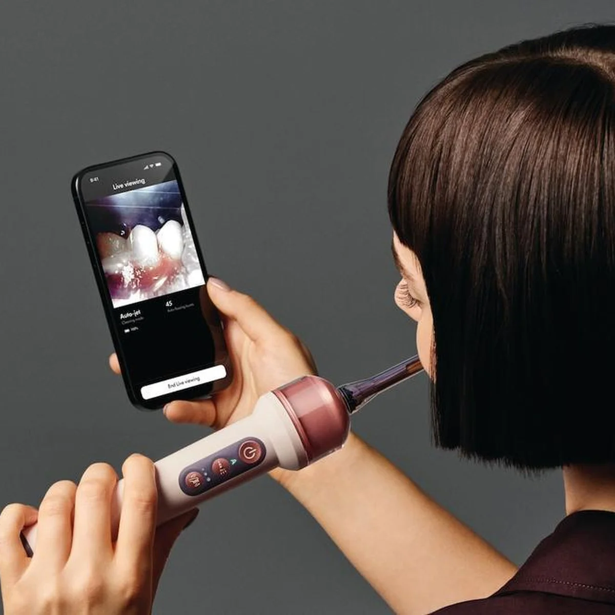 【ダイソン】から新発想のオーラルケアデバイス「Dyson CameraJet™  フロッサー付き電動歯ブラシ」が登場！ 