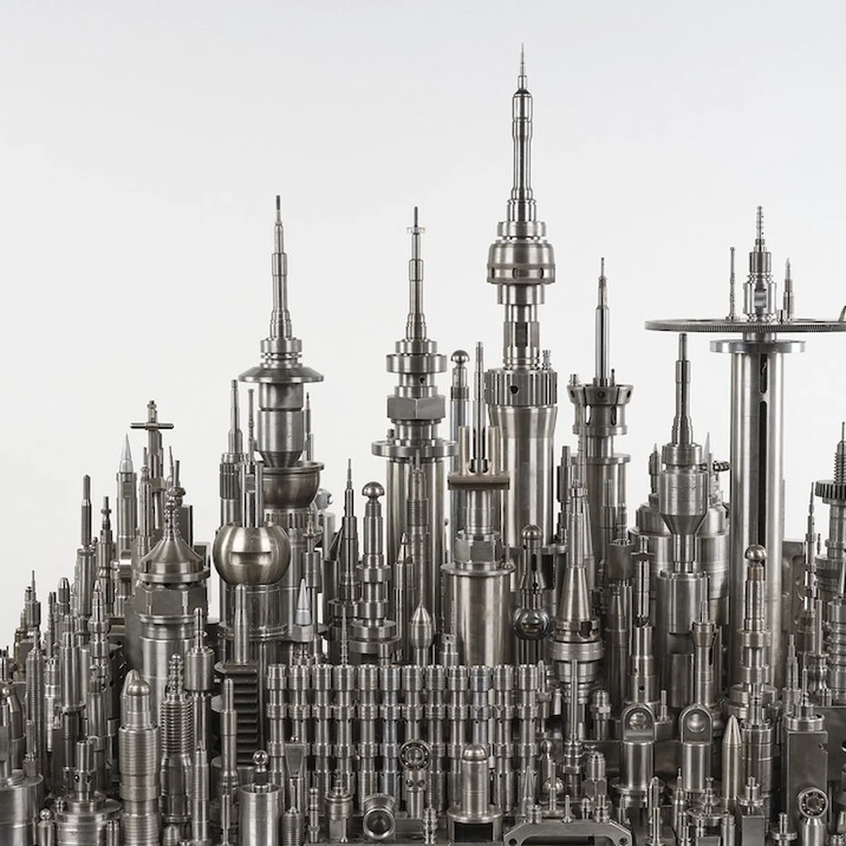 金属の持つ両義性を音楽、映像、造形の側面から読み解く。銀座メゾンエルメス ル・フォーラムで「メタル」展開催中