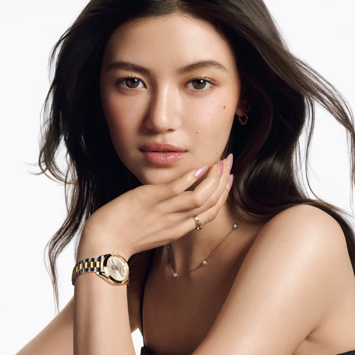 DANIELLEのピュアな魅力と呼応する 「OMEGA本物のエレガンス」