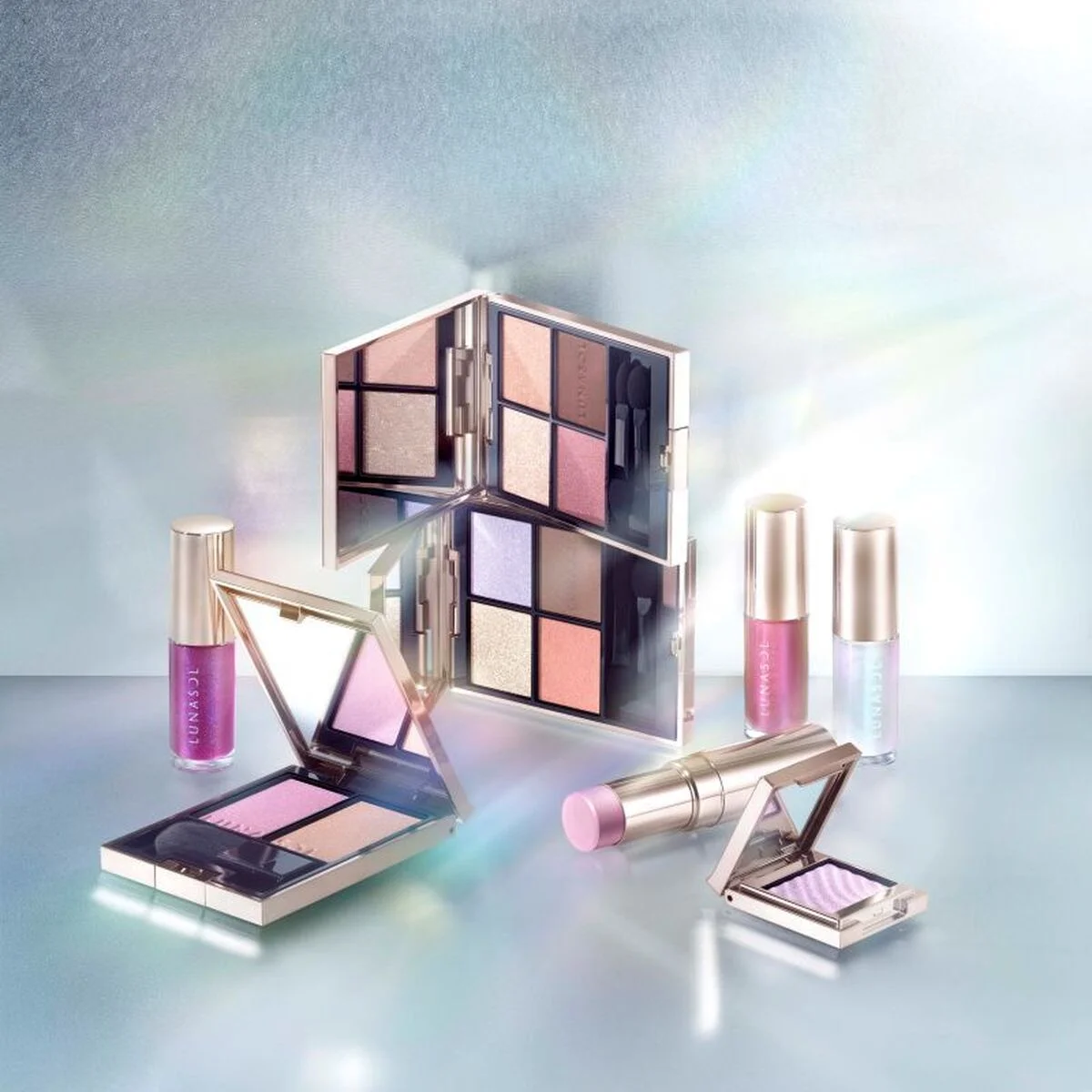 1品プラスでムード一新！ 【ルナソル】冬の幻想を纏う「Prismatic Labyrinth」コレクション