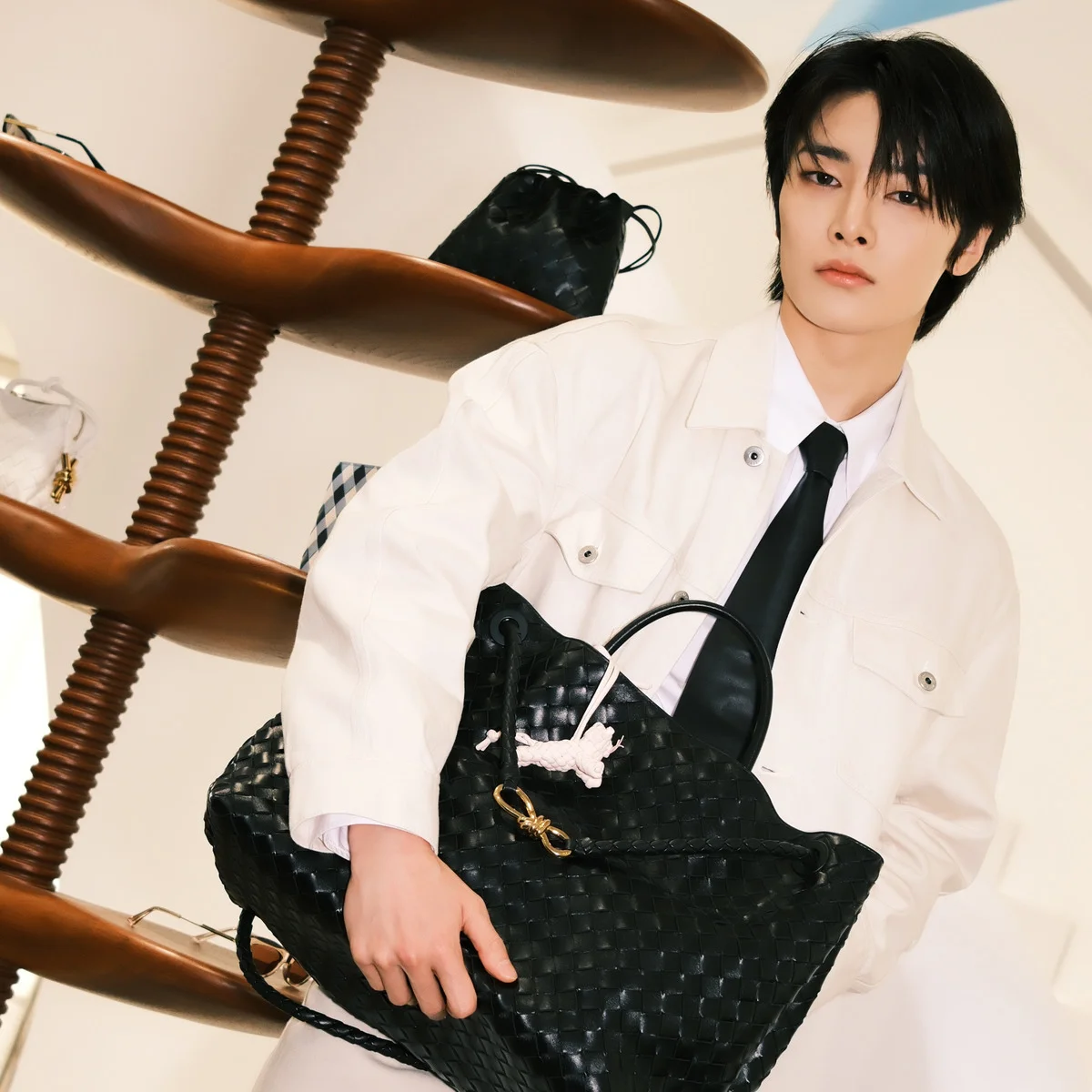 【独占フォトあり】 #StrayKids #I.N がボッテガ・ヴェネタ表参道 フラッグシップに来店！