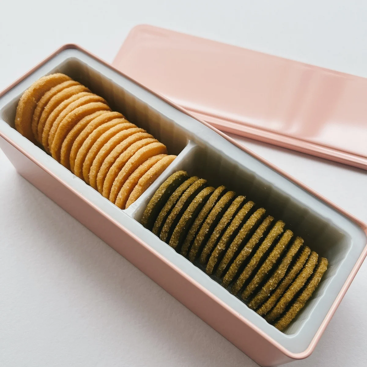 村上開新堂が手がける絶品サブレ缶【山本道子の店｜抹茶&レモンサブレ】